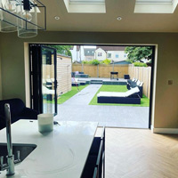 Bi-folding door